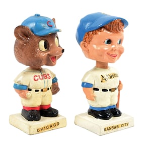 PAIR OF WHITE BASE VINTAGE 1960S NODDERS