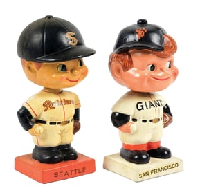 PAIR OF VINTAGE 1960S BASEBALL NODDERS