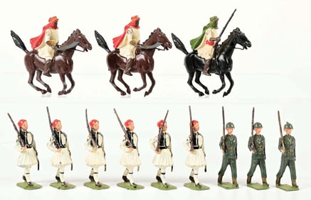 LOT OF 13: VARIOUS PRE-WAR BRITAINS SOLDIERS
