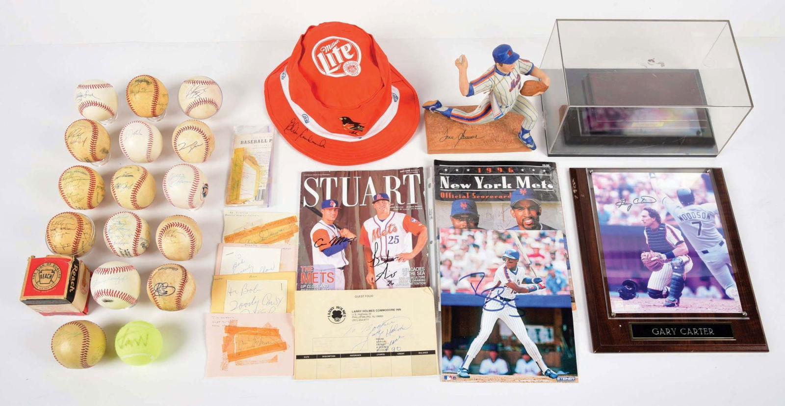 LARGE LOT OF MOSTLY NEW YORK METS AUTOGRAPH MEMORABILIA (1 of 1)