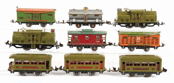 LOT OF LIONELY PRE-WAR O GAUGE ENGINES AND CARS