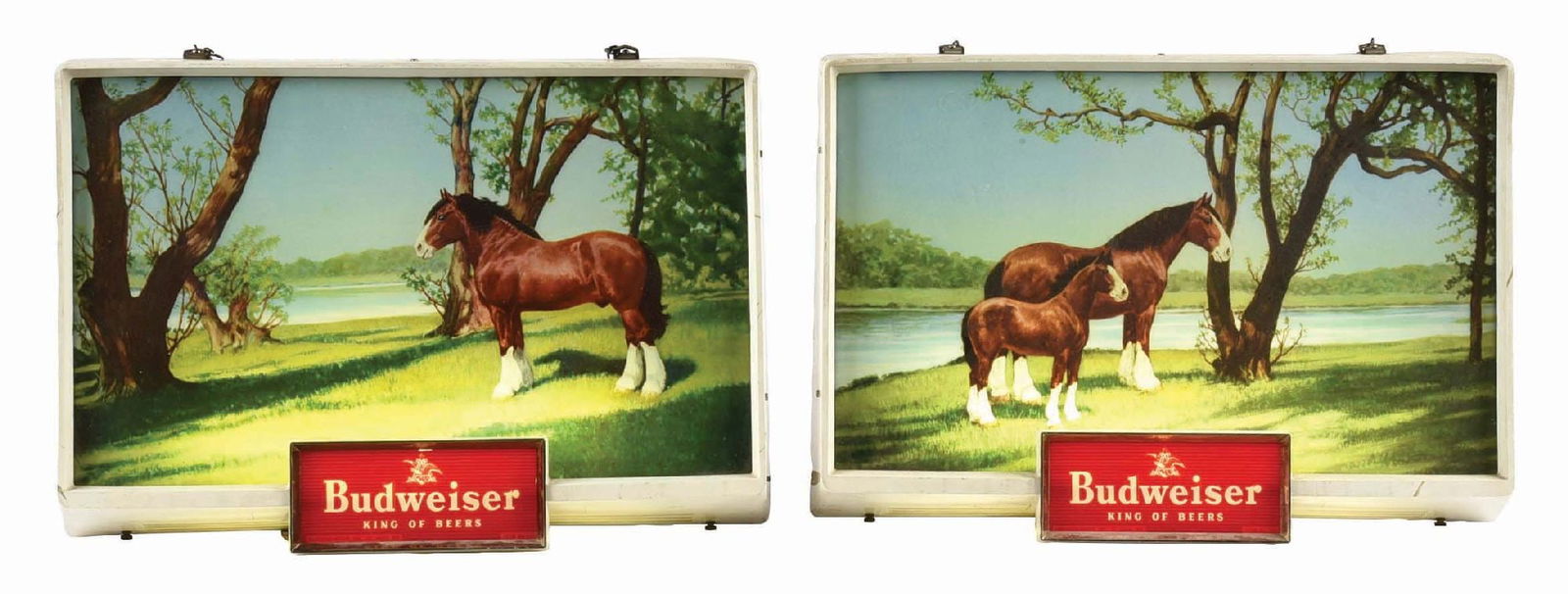 LOT OF 2: BUDWEISER KING OF BEERS CLYDESDALE LIGHT-UP SIGNS (1 of 3)