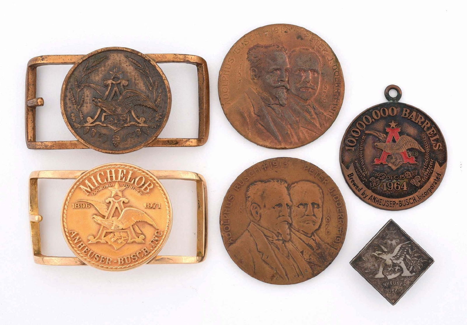 LOT OF 6: ANHEUSER-BUSCH METAL EMBLEMS, COINS & BELT BUCKLES (1 of 2)
