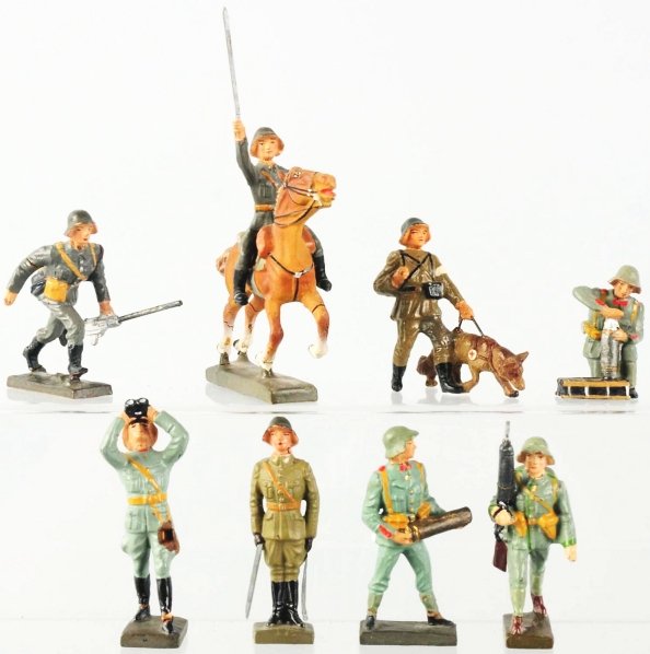 Lineol 7.5cm Lot of Danish Troops.: Includes eight pieces of Danish soldiers as shown in photo. Condition (Excellent).