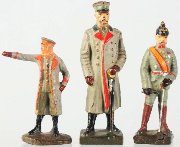 Lineol & Elastolin Hindenburg Figures.: Includes three different sizes. The two larger figures are Lineol and the smallest is Elastolin. Condition (Very Good).