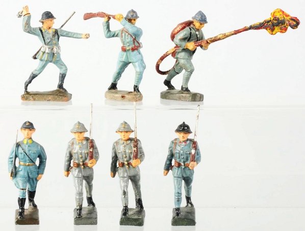 Lineol & Elastolin French Soldiers in Blue.: Includes 7 French soldiers. Cracks and paint wear on a few. Condition (Good - Very Good).