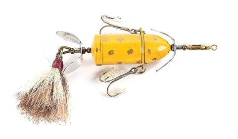 SHAKESPEARE WORDEN BUCKTAIL REVOLUTION IN YELLOW WITH GOLD SPOTS