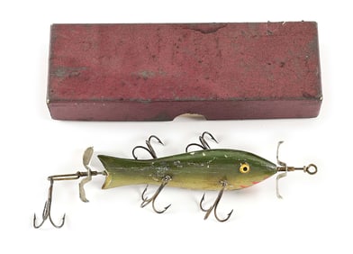 PFLUEGER FIVE-HOOK TRORY MINNOW WITH MAROON BOX