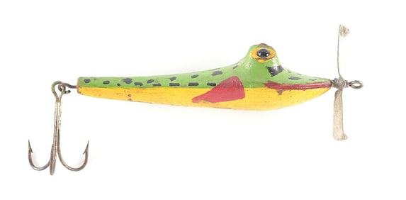 SPEER FROG LURE IN GREEN BACK WITH BLACK SPOTS AND YELLOW BELLY