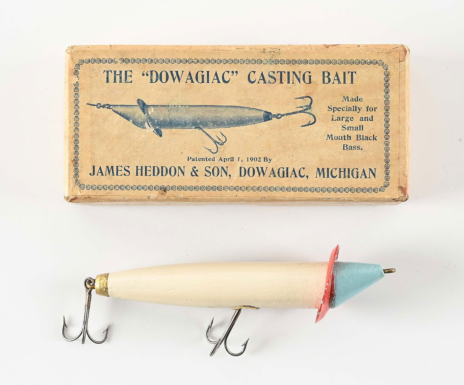 HEDDON 2-HOOK SLOPENOSE WITH BOX (1 of 7)