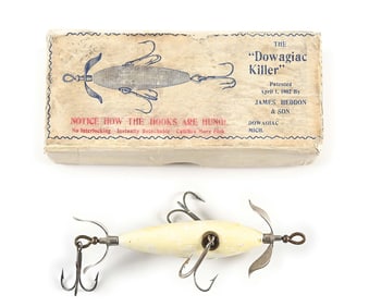 HEDDON 450 KILLER IN WHITE IN WAVY BORDER PICTURE BOX
