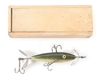 KETCH EM 3-HOOK WOOD MINNOW IN WOOD BOX