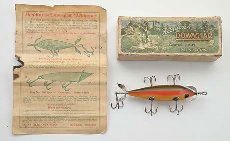 HEDDON 151 DOWAGIAC UNDERWATER MINNOW IN RAINBOW IN CORRECT PINE TREE BOX WITH INSERT