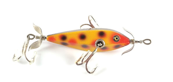 HEDDON 01 DOWAGIAC UNDERWATER MINNOW IN YELLOW STRAWBERRY SPOT