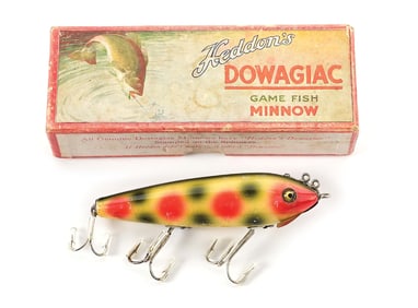 HEDDON 1700S NEAR SURFACE WIGGLER IN WHITE STRAWBERRY SPOT IN CORRECT BOX