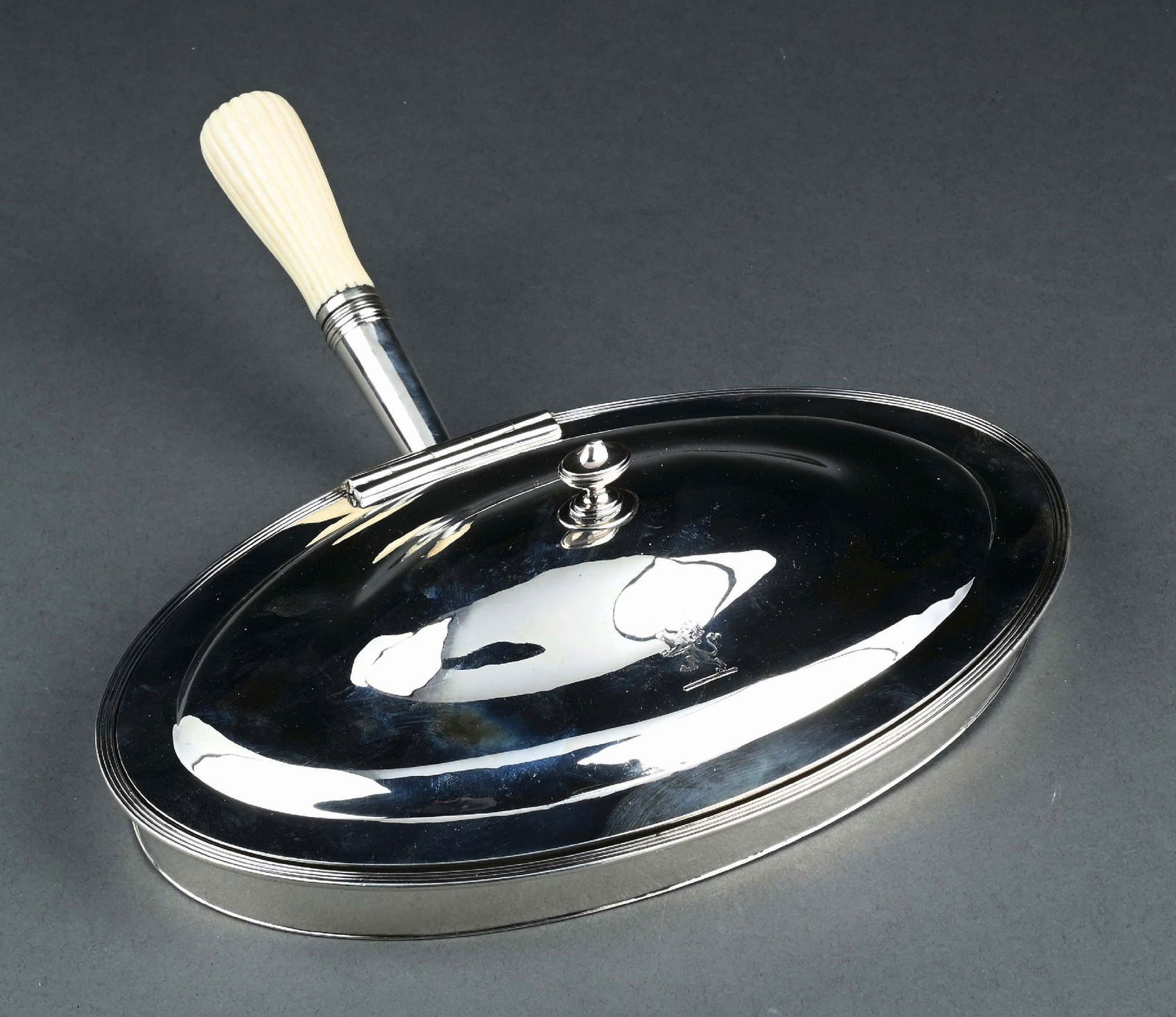 AN ENGLISH SILVER OVAL TOASTED CHEESE DISH (1 of 9)