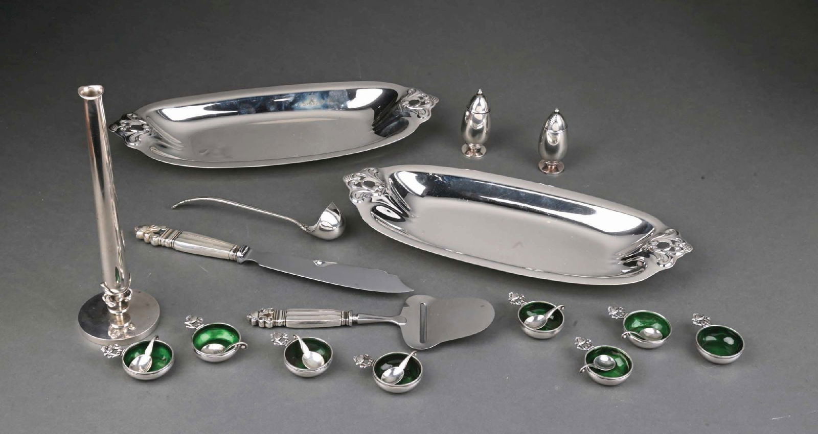 A GROUP OF JENSEN STERLING TABLES ARTICLES (1 of 8)