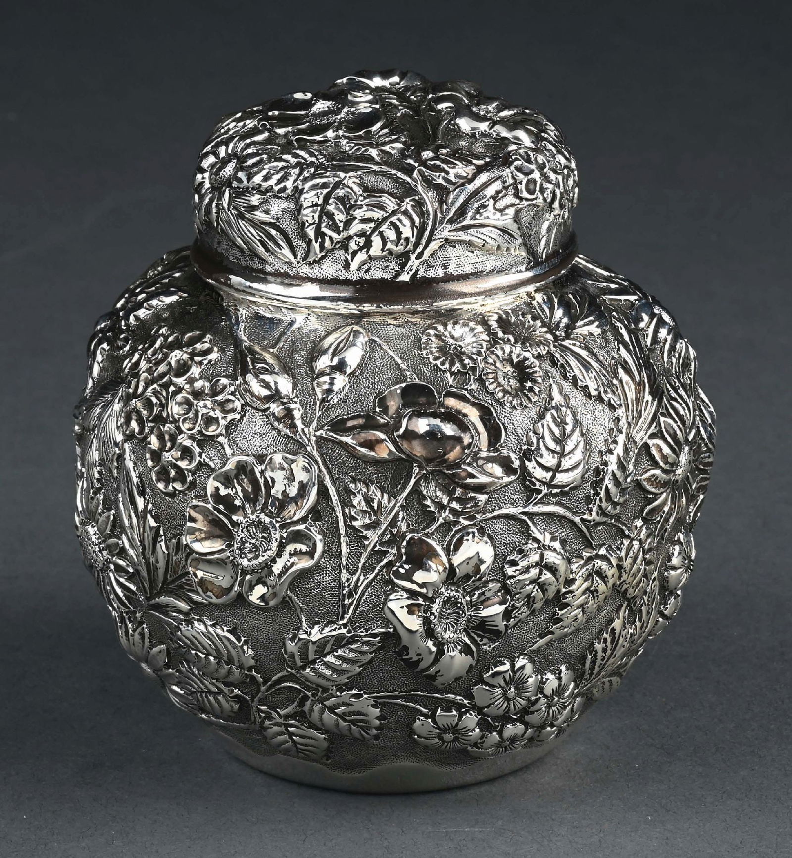 AN AMERICAN STERLING TEA CANISTER (1 of 6)