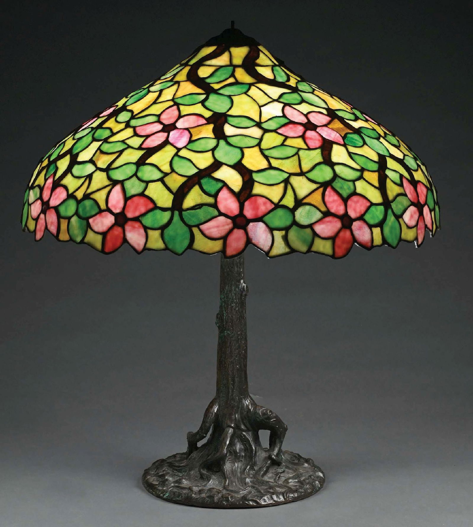CHICAGO MOSAIC LEADED GLASS TABLE LAMP ON OPEN ROOT TREE BASE (1 of 8)