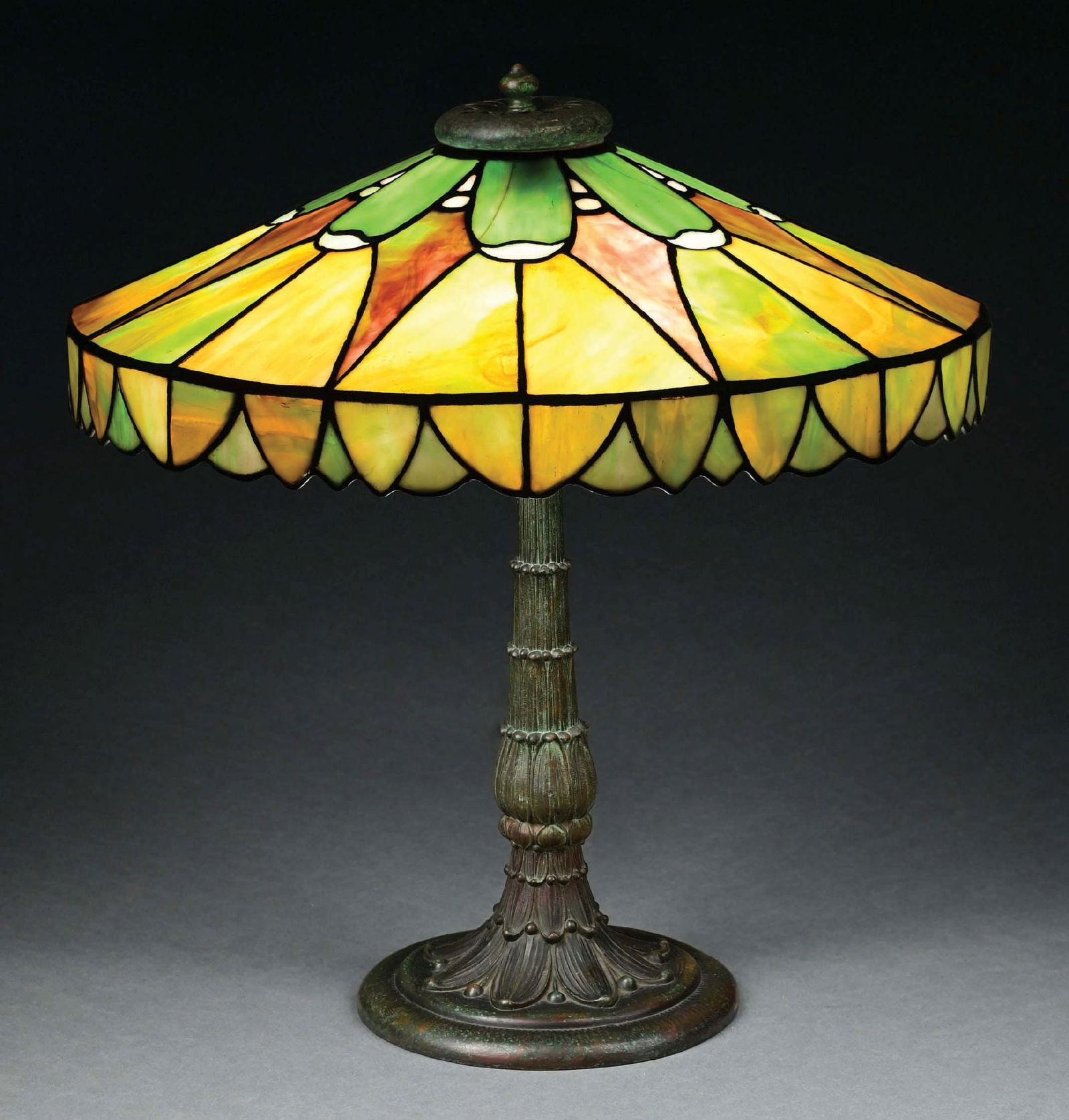 DUFFNER & KIMBERLY GEOMETRIC LEADED GLASS TABLE LAMP (1 of 9)