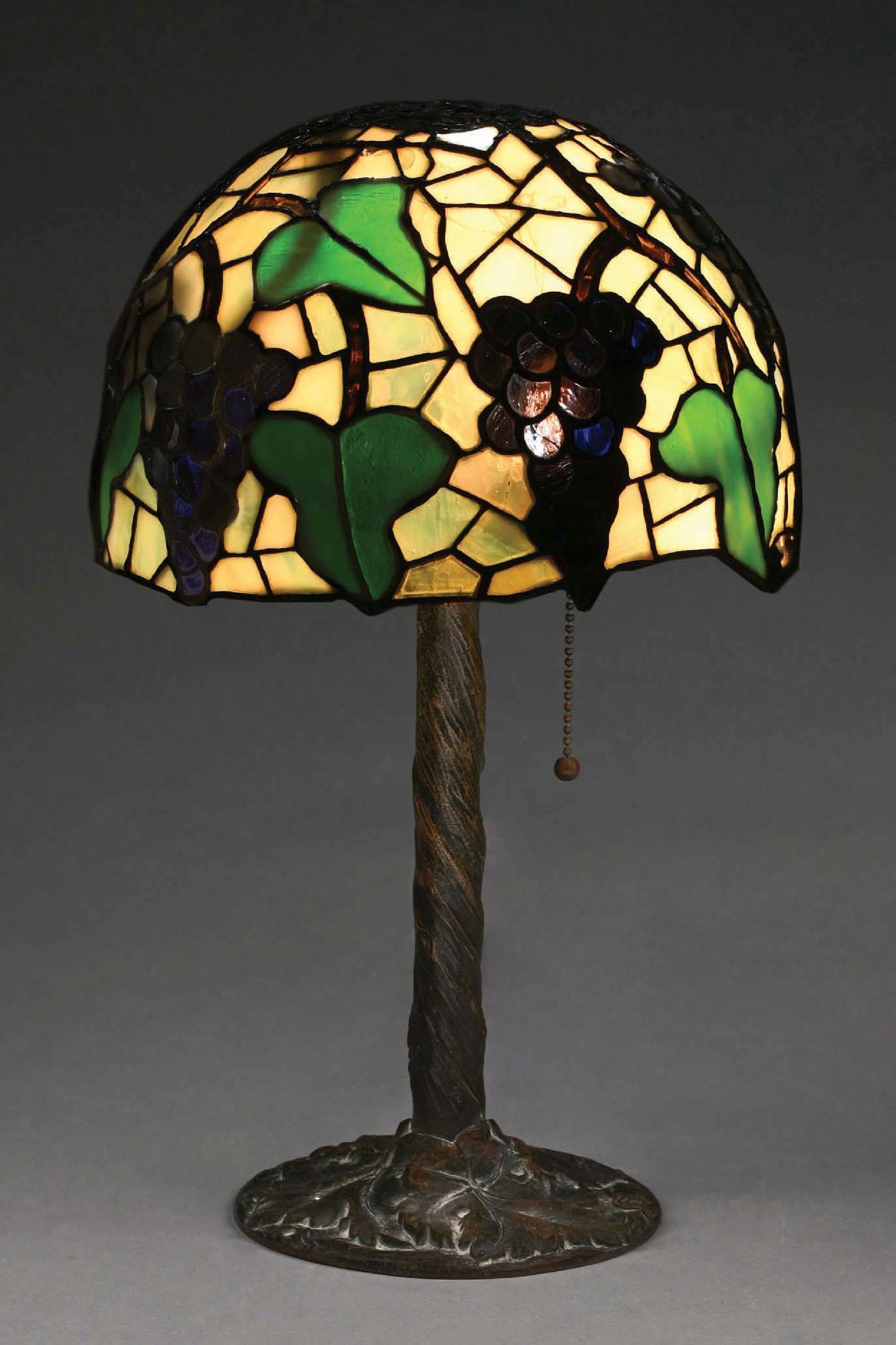RARE SUESS BOUDOIR GRAPE LEADED GLASS TABLE LAMP (1 of 7)