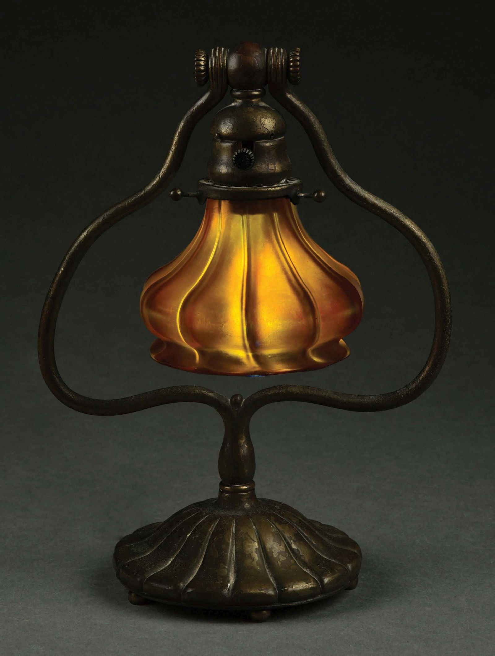 TIFFANY STUDIOS HARP DESK LAMP W/ STEUBEN SHADE (1 of 9)