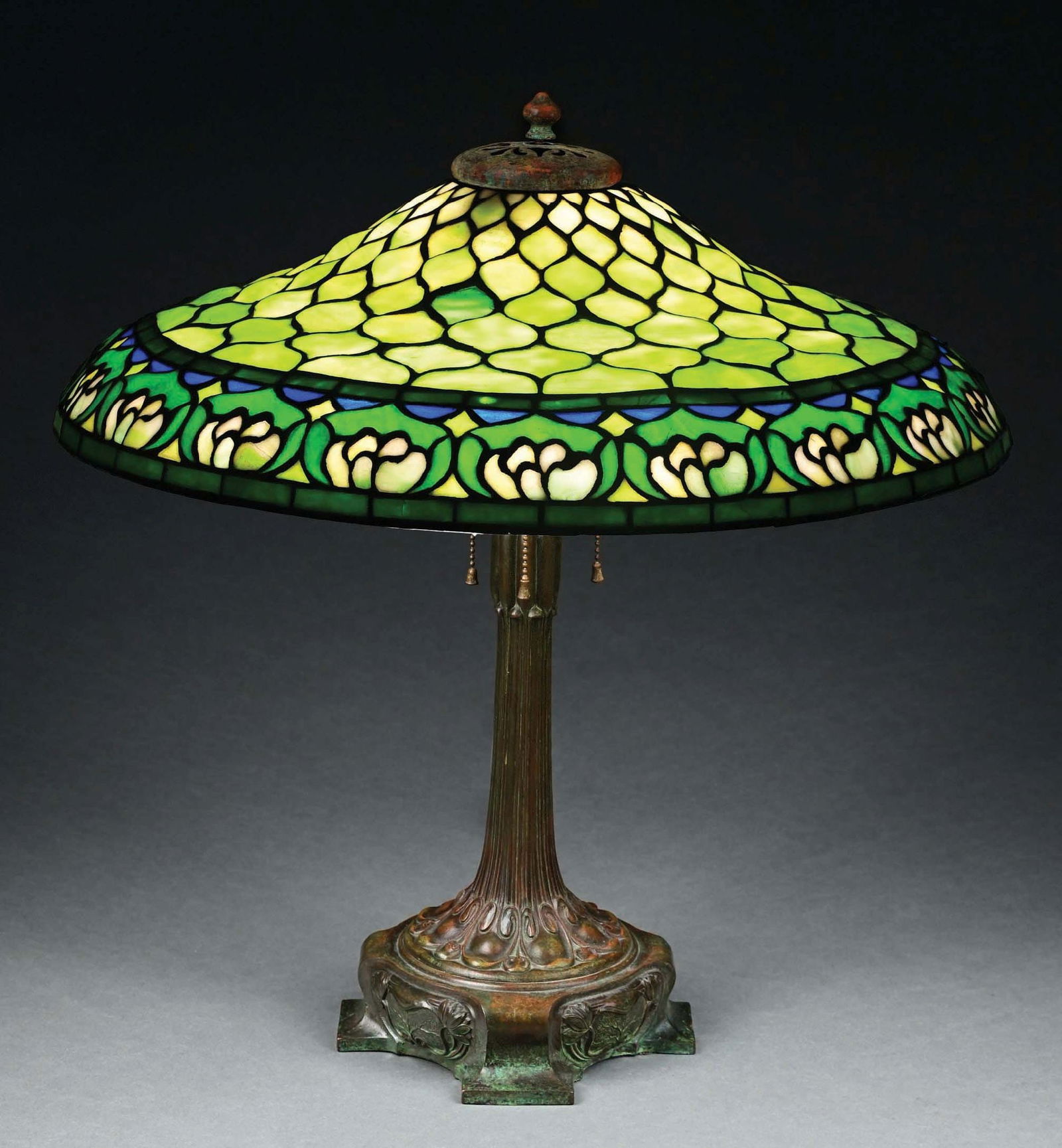 DUFFNER AND KIMBERLY WATER LILY LEADED GLASS TABLE LAMP (1 of 8)