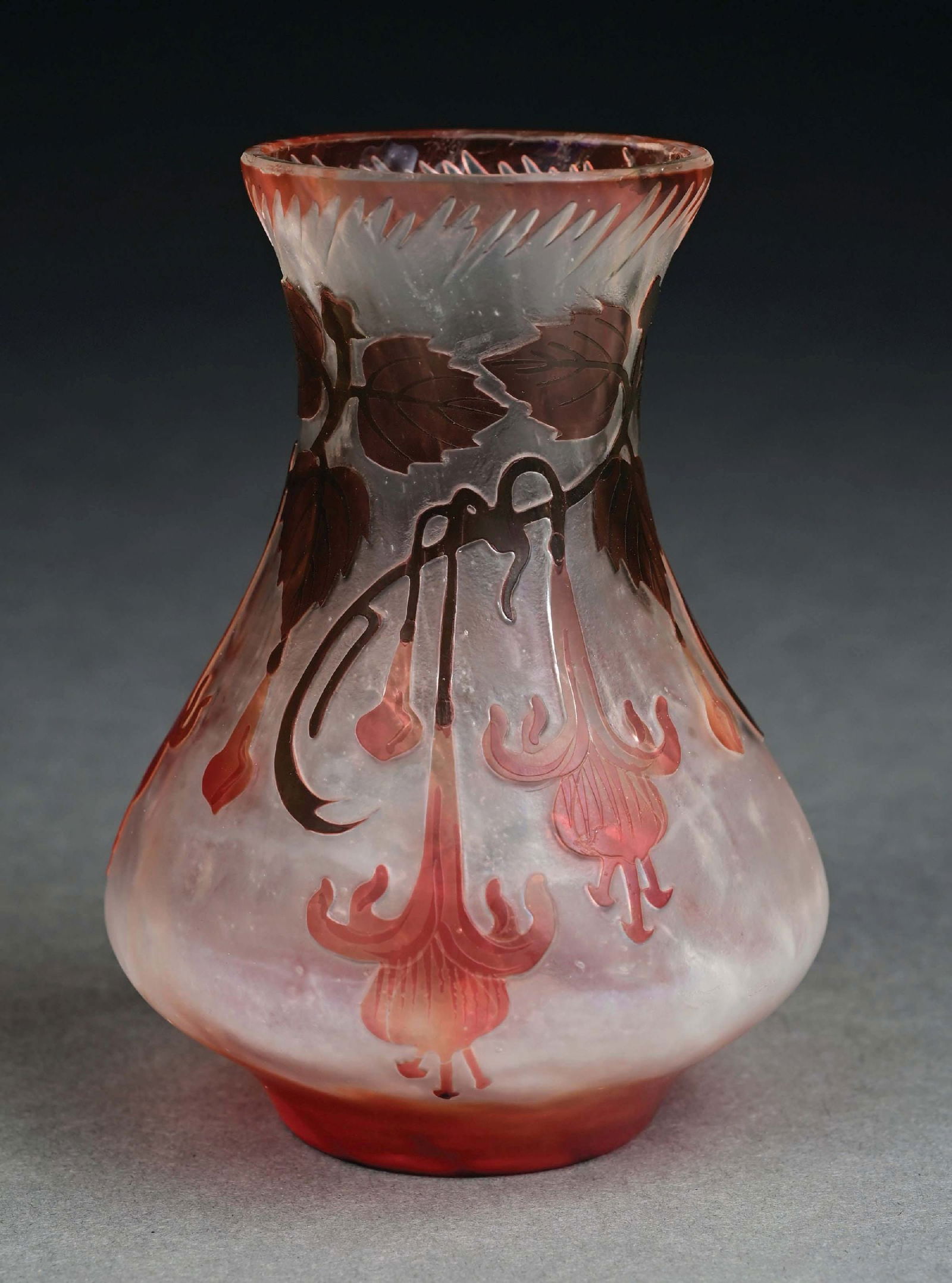 CRISTALLERIE DE PANTIN FUCHSIA & LEAF ETCHED CAMEO GLASS VASE (1 of 6)