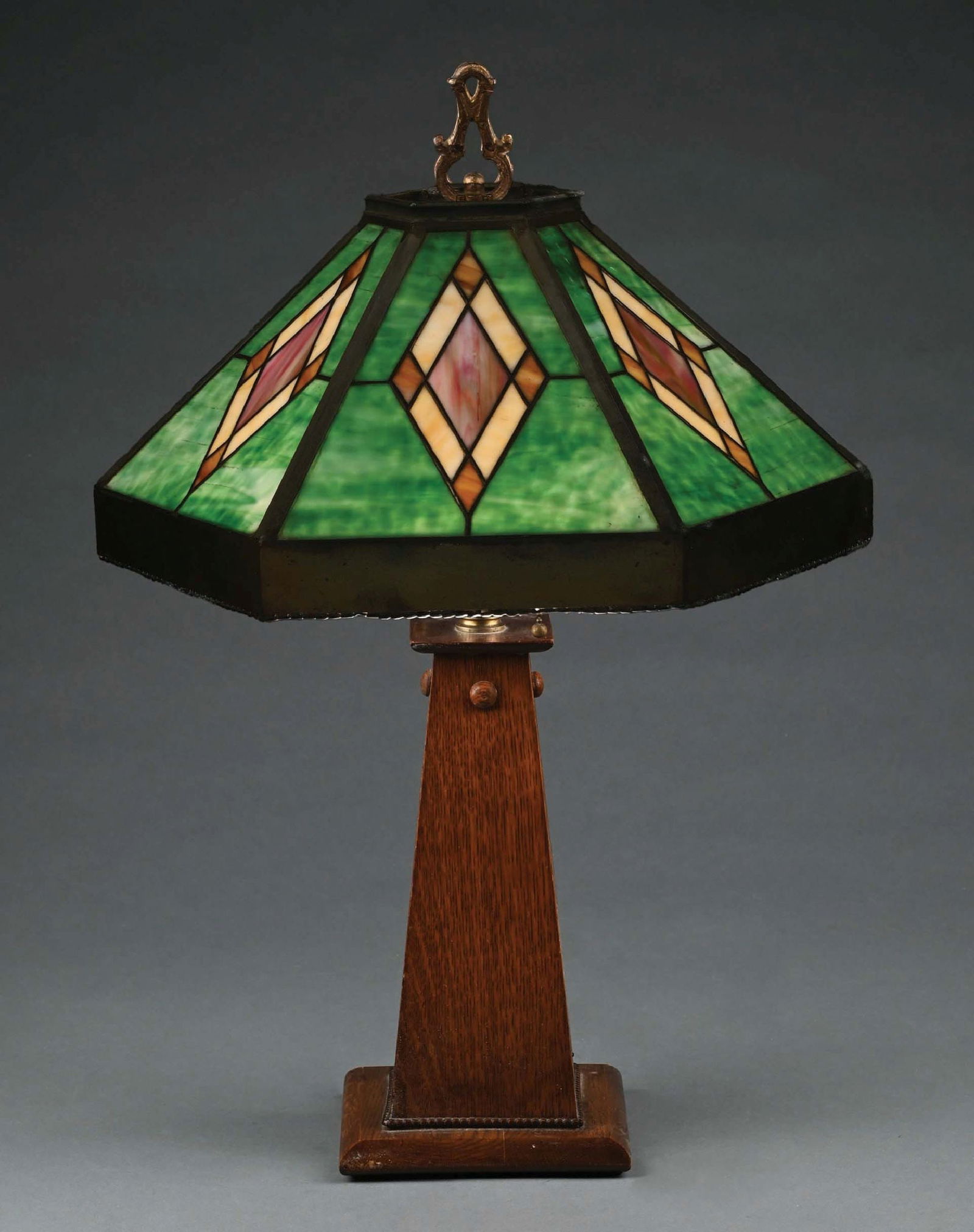 ARTS & CRAFTS STYLE LEADED GLASS TABLE LAMP W/ WOODEN BASE (1 of 7)
