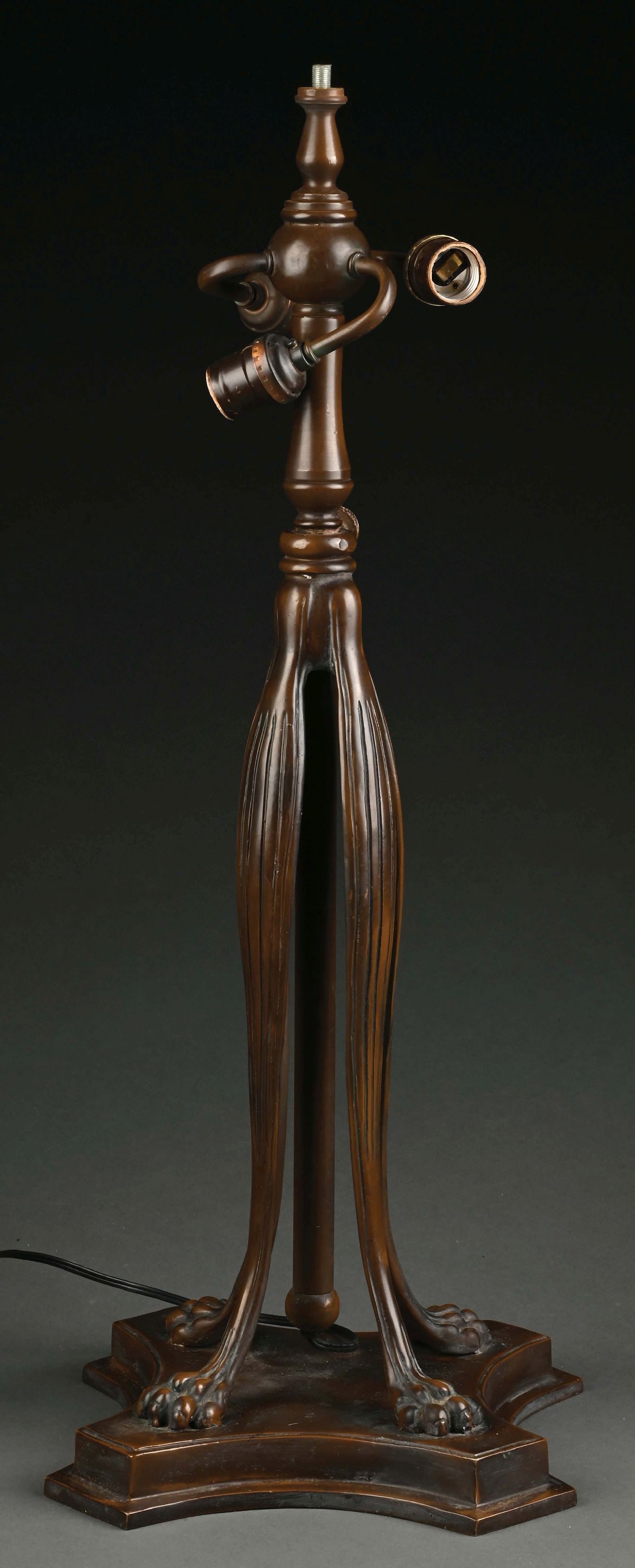 REPRODUCTION TIFFANY STUDIOS CAT'S PAW BASE (1 of 4)