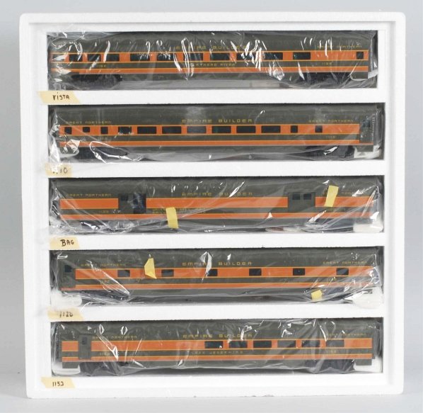 Weaver 5-Car Passenger Train Set.: Contemporary. The Great Northern scale aluminum cars. Includes original box and shipping box. Condition (Near Mint).