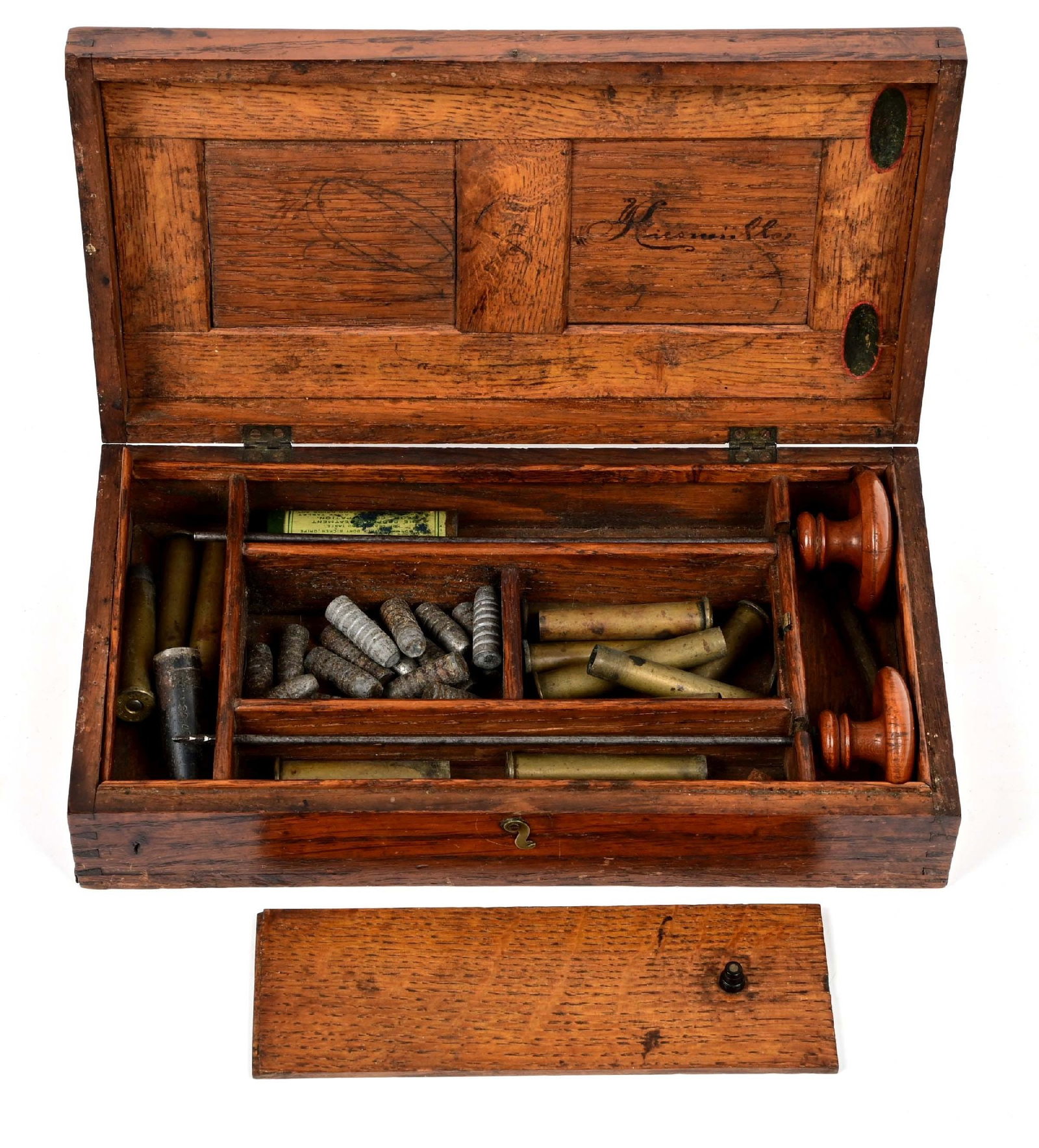.32-40 WCF CAL RELOADING KIT IN WOODEN BOX: Antique home self-loading kit with .32-40 components. Measures: 9" x 5" x 2 1/4". CONDITION: Very good.