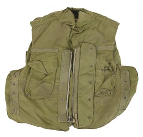 US VIETNAM WAR M69 FLAK JACKET.