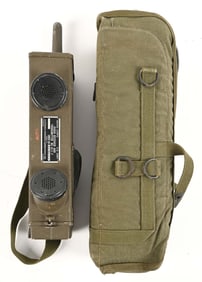 US WWII BC-611 RADIO IN CASE.