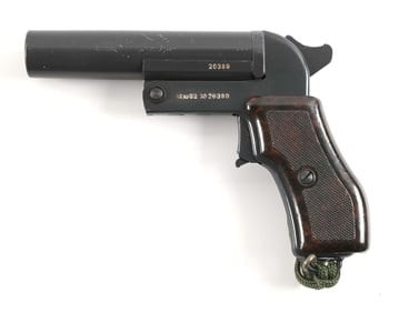 CZECH MODEL 44/67 SIGNAL FLARE PISTOL WITH HOLSTER AND FLARES.