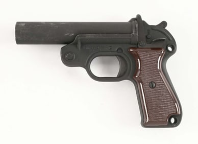 WEST GERMAN LEUCHTPISTOL 26.5MM SIGNAL FLARE PISTOL WITH HOLSTER AND FLARES.