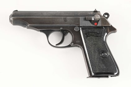 (C) WALTHER PP .32 ACP SEMI-AUTOMATIC PISTOL (1942).