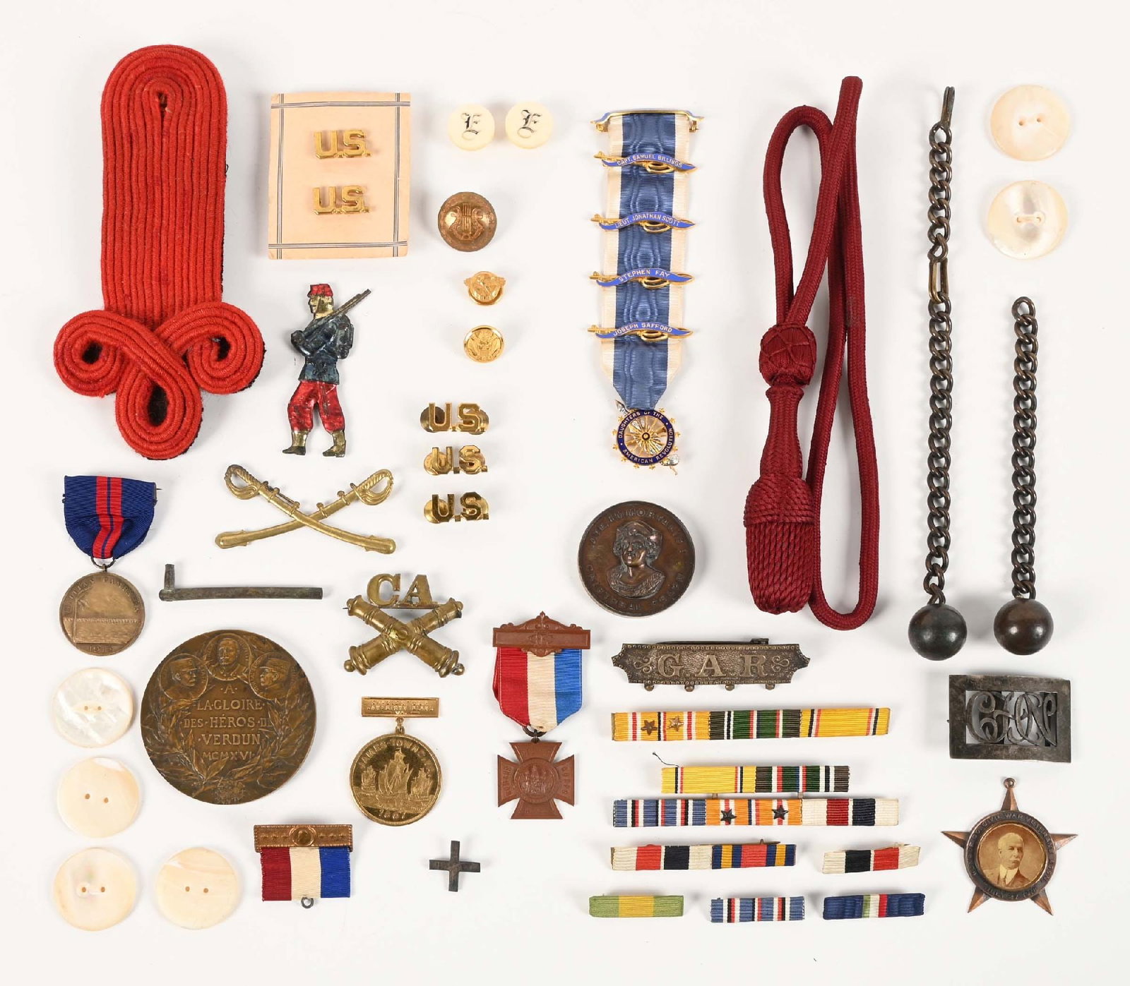 LOT OF MISCELLANEOUS US MILITARY INSIGNIA.: Lot consists of various US military medals and insignia including several veteran association medals and tokens. There are also a few theater made ribbon bars and various other awards. Some exhibit va