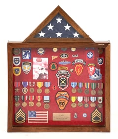 US WWII-VIETNAM WAR MEDAL DISPLAY.