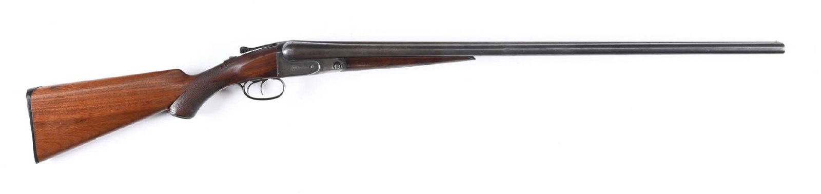 (C) PARKER BROS. VH GRADE SIDE BY SIDE 16 GAUGE SHOTGUN.: Manufactured in 1906. All matching numbers. Full matted blue barrels with makers legend and extractors. Case colored boxlock. Walnut stock with pistol grip, gutta percha dog head butt plate, Parker gr