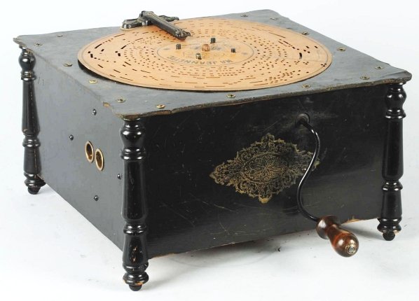 Foreign Phonograph: Includes one disc and says "Ma. Jeanette." Condition (Very Good - Excellent). Size 15 - 1/2" x 15 - 1/2".