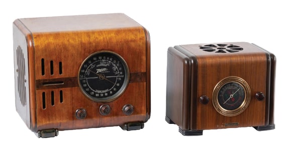 PAIR OF WOODEN TABLE RADIOS
