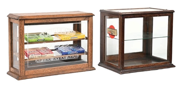 PAIR OF CHEWING GUM COUNTERTOP SHOWCASES