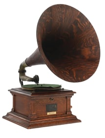 VICTOR TALKING MACHINE CO. MODEL III PHONOGRAPH