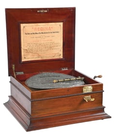 REGINA 5¢ COIN OPERATED DISC MUSIC BOX WITH 18 DISCS