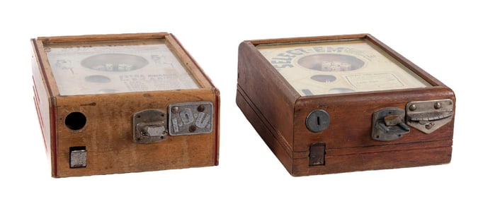 PAIR OF DICE SPINNER TRADE STIMULATORS