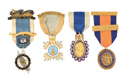 LOT OF 4: AMERICAN REVOLUTION RELATED VETERAN AND ORGANIZATION MEDALS.