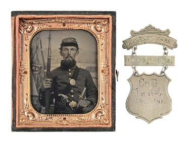 US CIVIL WAR TINTYPE AND LADDER BADGE.