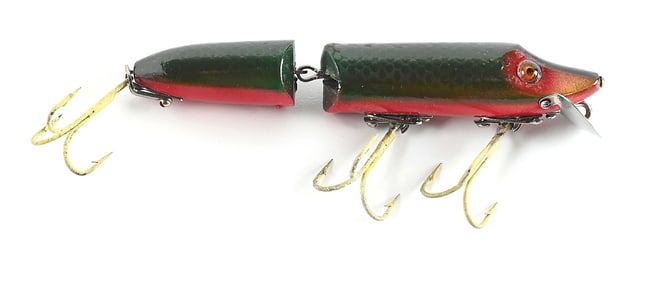 HEDDON VAMP GREEN SCALE RED BELLY WITH 2 PIECE HANGERS