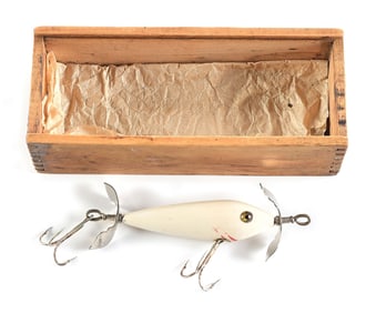 SHAKESPEARE NO 31 FLOATING WOODEN MINNOW IN REV-O-NOC BOX